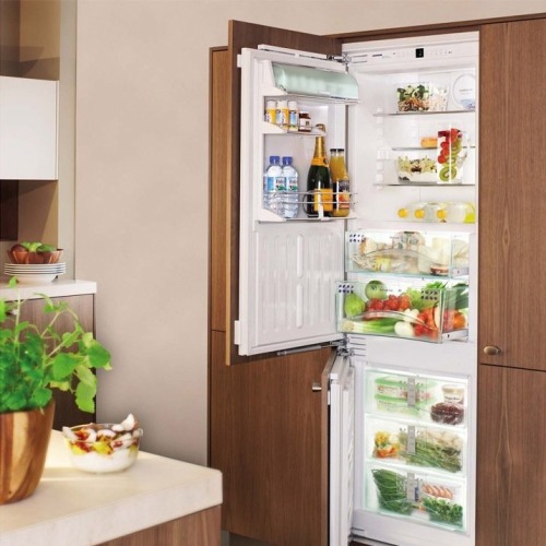 Какой холодильник лучше: встраиваемый или отдельностоящий?